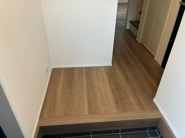 Casa 5LDK em Konan — foto 2 de 5