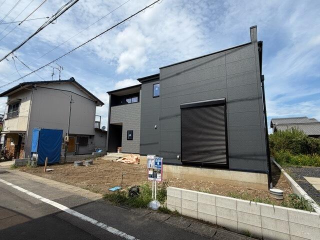 Casa 4LDK em Konan — foto 2 de 2