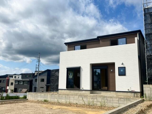 Fachada ou ambiente da casa 5ldk em toyota